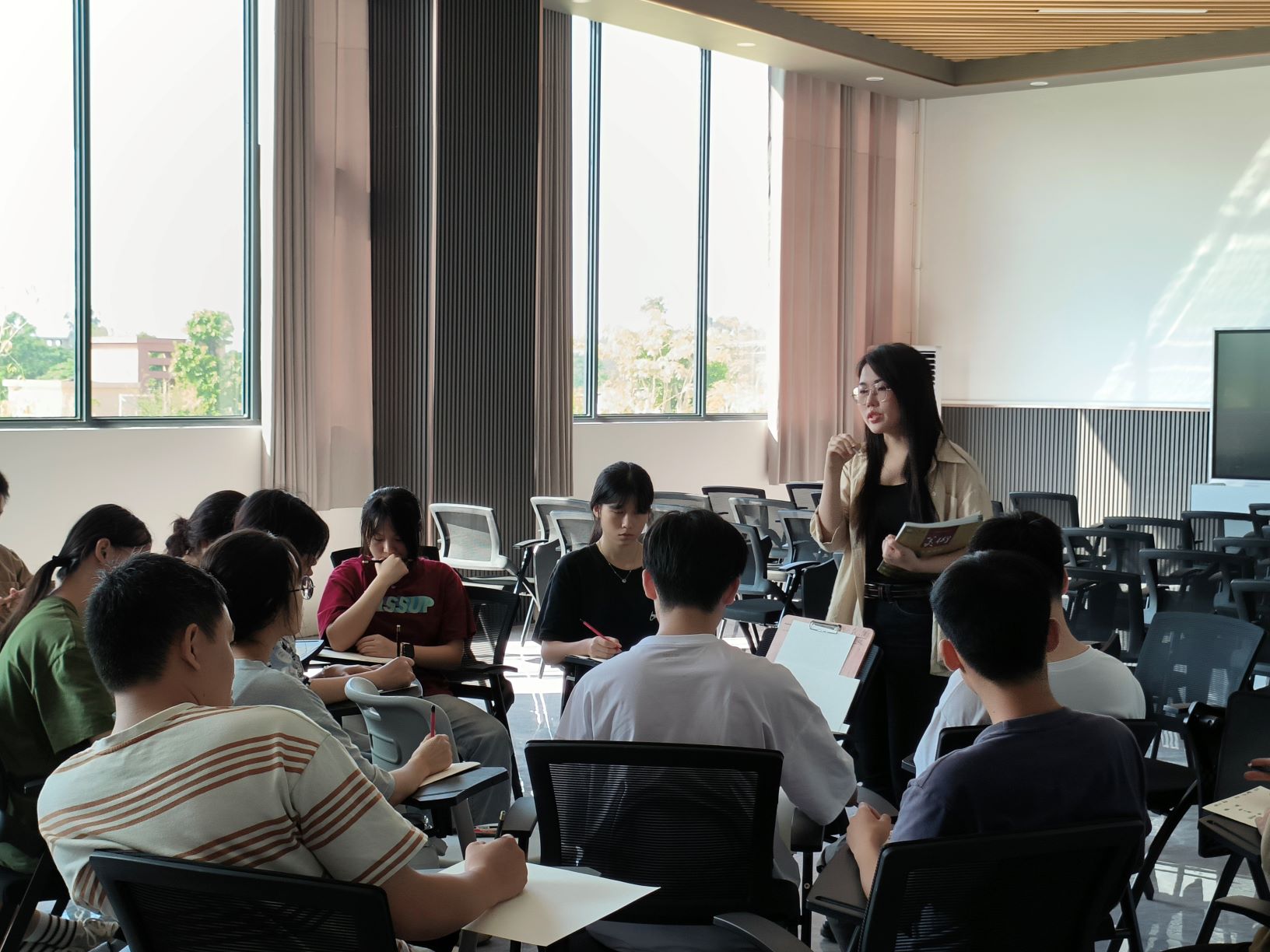 欢迎广州烈公文化名师苏环老师到我校授课 丨 米兰online(中国)